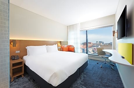 1 Queen Standard with Free Breakfast