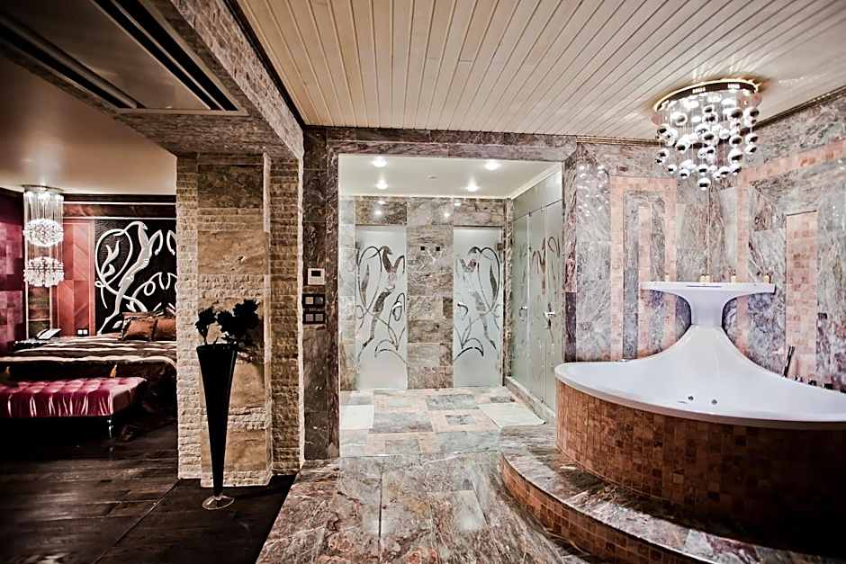 Royal Castle Design & SPA