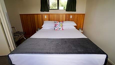 Superior One-Bedroom Apartment