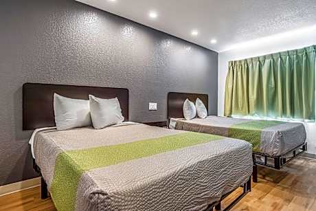 2 Full Beds | Mobil Access Tub Nsmk Kitchen