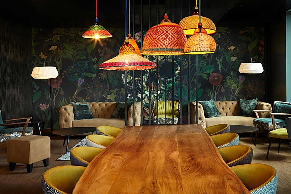 REVERB by Hard Rock Hamburg