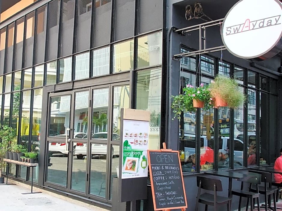 Excel Hotel Bangkok formerly Sri Krungthep Hotel