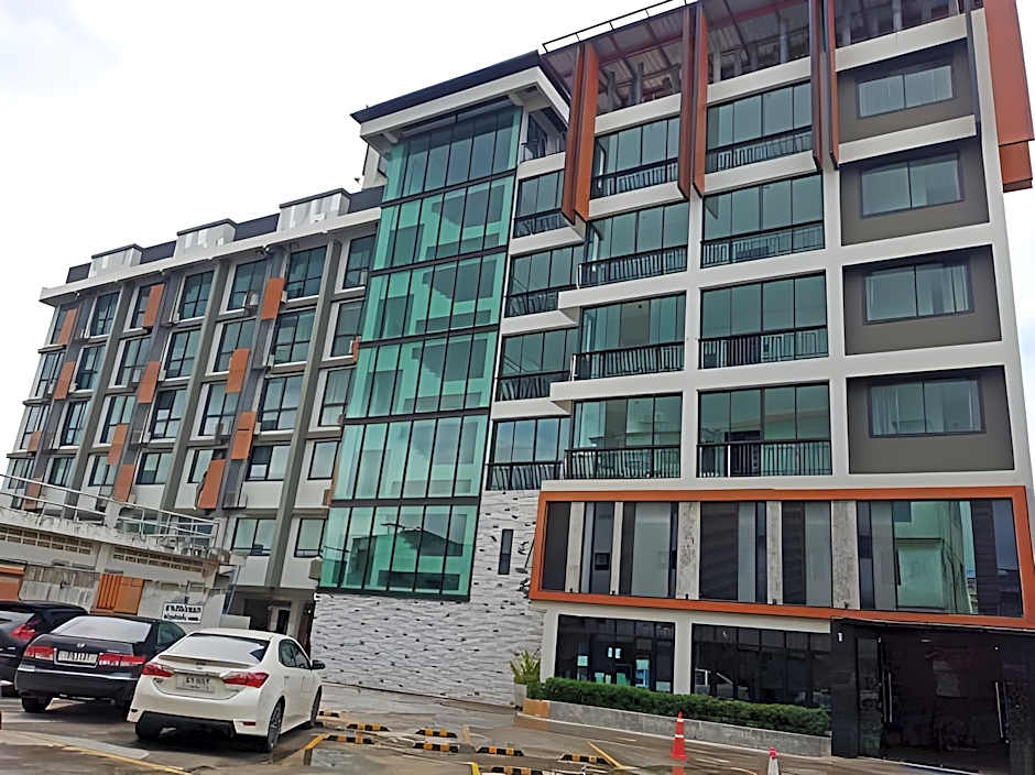 IZEN Budget Hotel & Residences