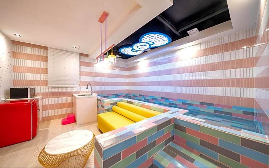 Jangyu Almond Kids Hotel