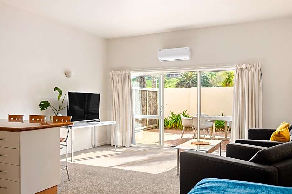 Ocean Beach Motor Lodge