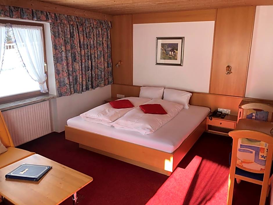 Photo 1 of 5 of Triple Room