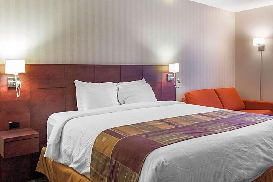 Quality Hotel & Suites Gander