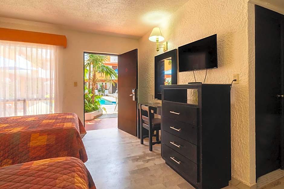 Hotel Azteca Inn