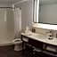 Penn Lodge Hotel & Suites Philadelphia - Bensalem