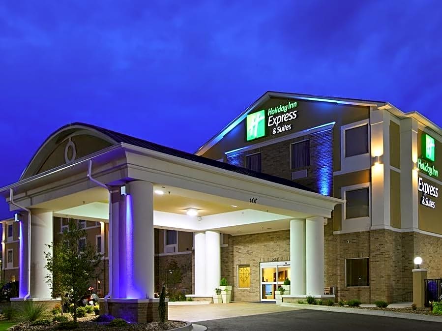 Holiday Inn Express & Suites Lantana, an IHG Hotel
