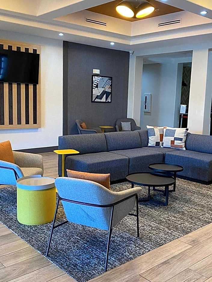 City Express by Marriott Spring