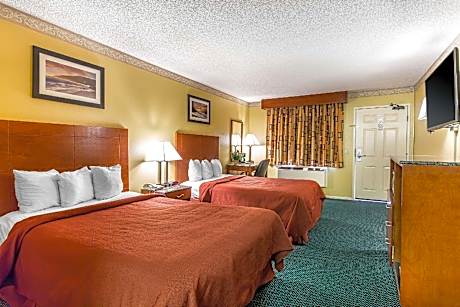 2 Double Beds, Smoking