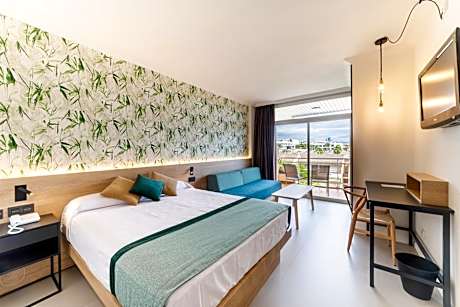 Standard Double or Twin Room with Sea View