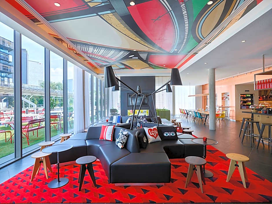 citizenM Paris La Defense