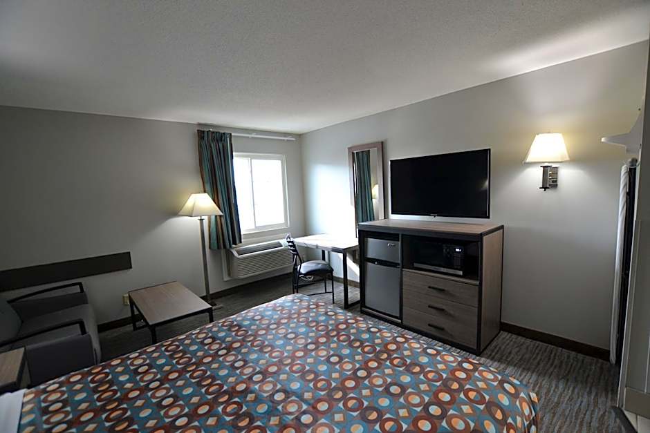 Countryside Inn & Suites Omaha East-Council Bluffs IA