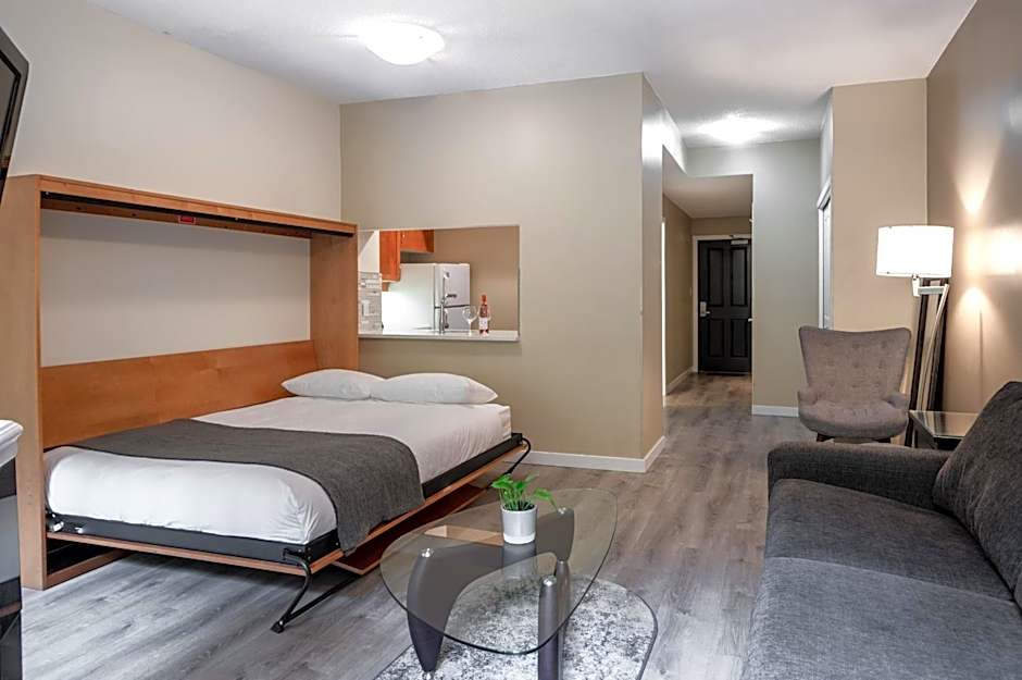 Alpenglow Lodge Studio with Pool Views by MVA