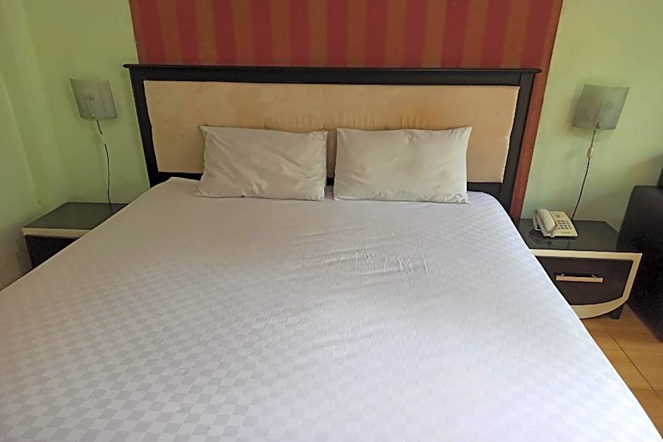 Hotel O Wisma Flamboyan NearTaman Makam Pahlawan