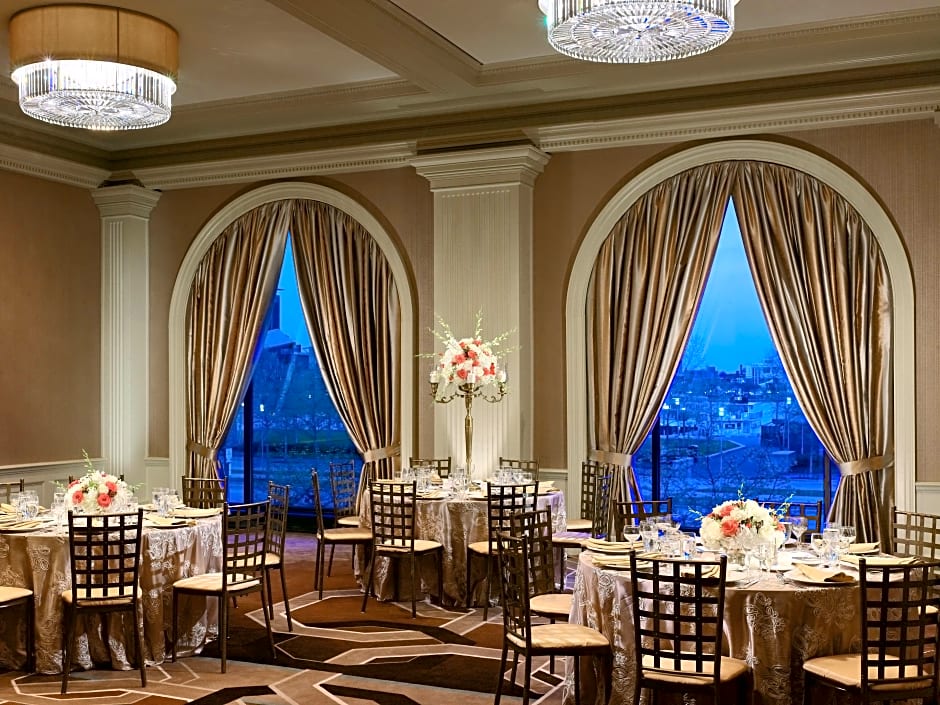 Royal Sonesta Harbor Court Baltimore