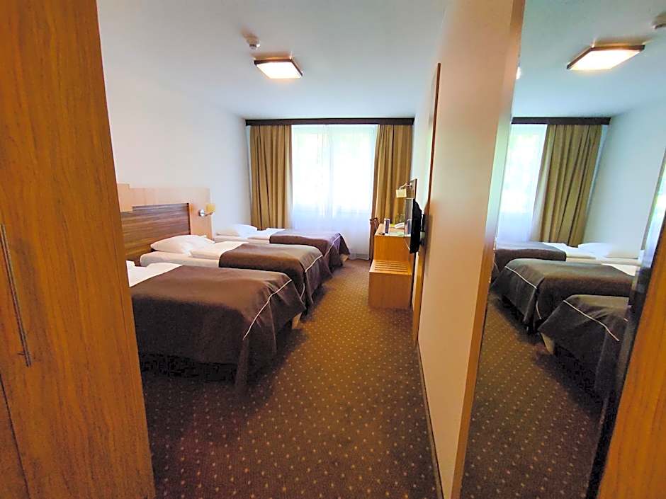 Photo 1 of 6 of Triple Room