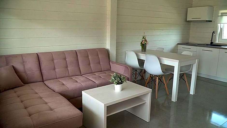 Biale Domki Paula Rewal - Domki z klimatyzacja, w obiekcie Jacuzzi i darmowe Wifi!