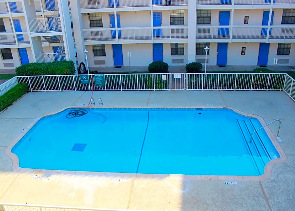 Baymont by Wyndham Tulsa Broken Arrow