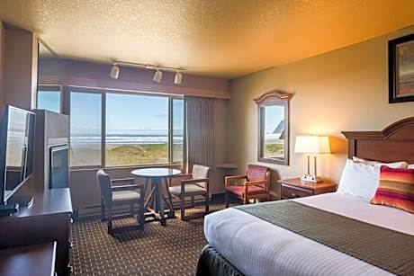 Queen Room with Two Queen Beds - Ocean Front