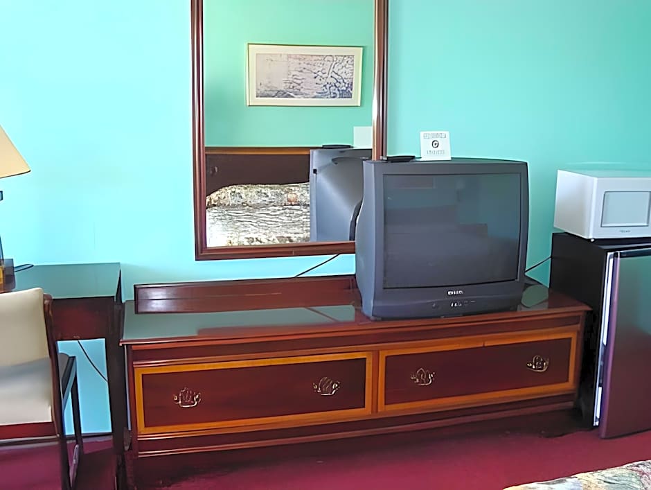 Gray Plaza Motel West Frankfort