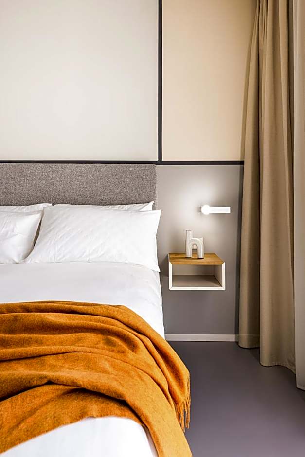 Open Hotel