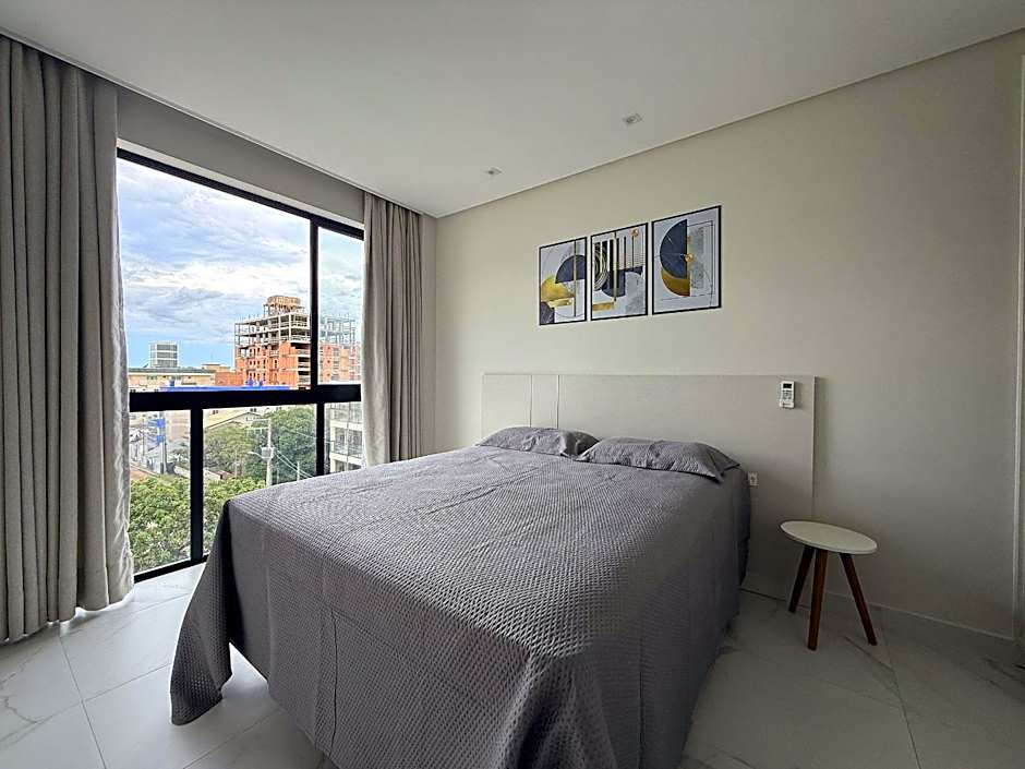 015 - Apartamento alto padrão próximo ao centro e à Praia de Bombas