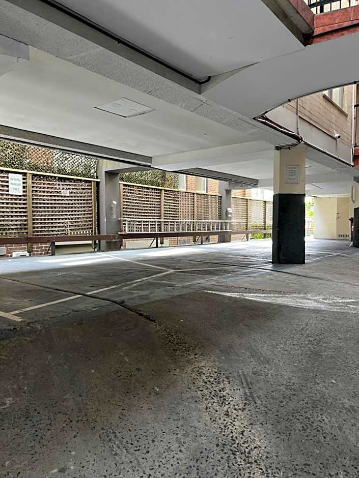 Edgecliff Lodge Motel