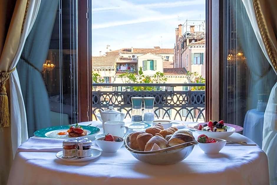 Ca' Bonfadini Historic Experience
