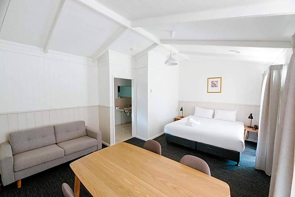 QUALITY HOTEL LAKESIDE