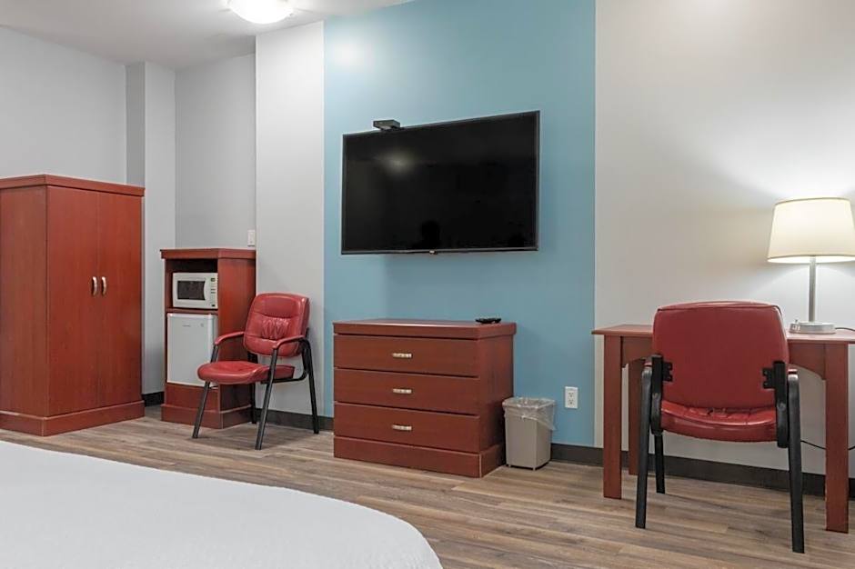Signature Stay Inn and Suites