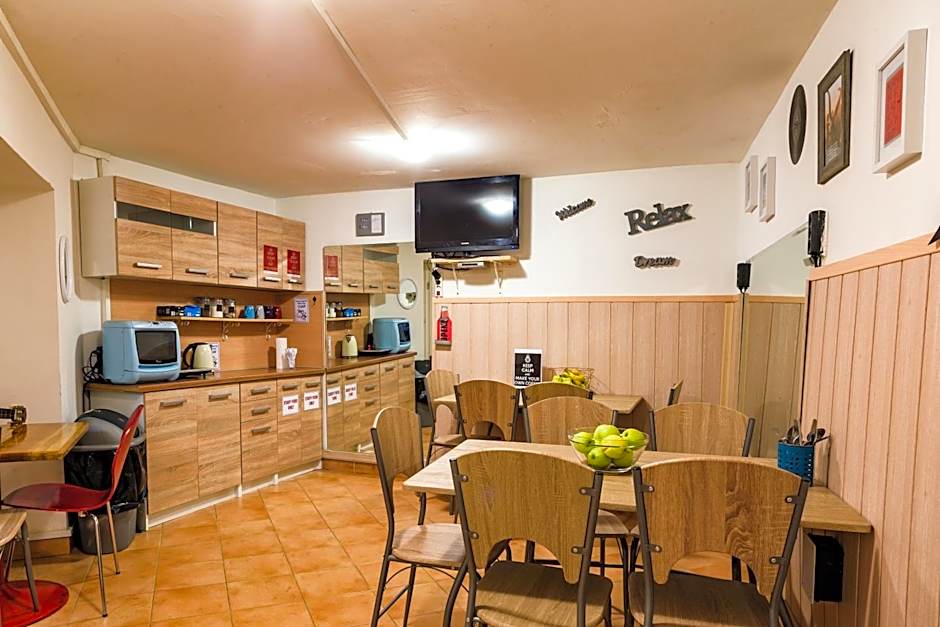 Hostel 24