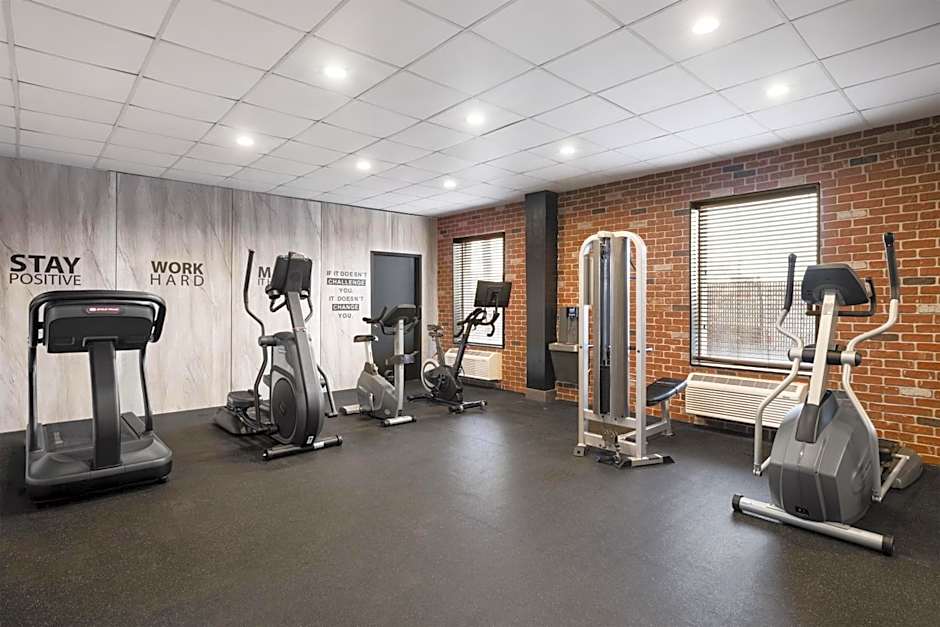 Aiden by Best Western Newark Airport
