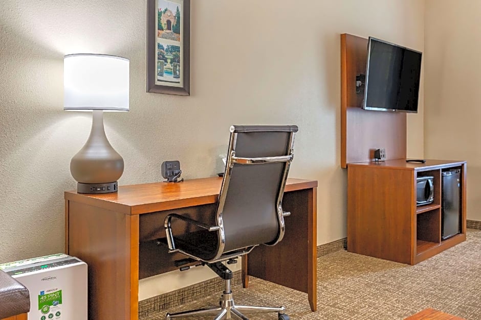 Comfort Suites Clayton - Garner