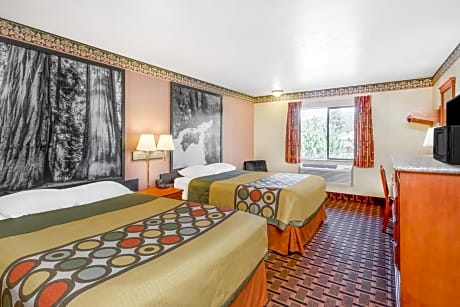 Queen Room with Two Queen Beds - Non-Smoking