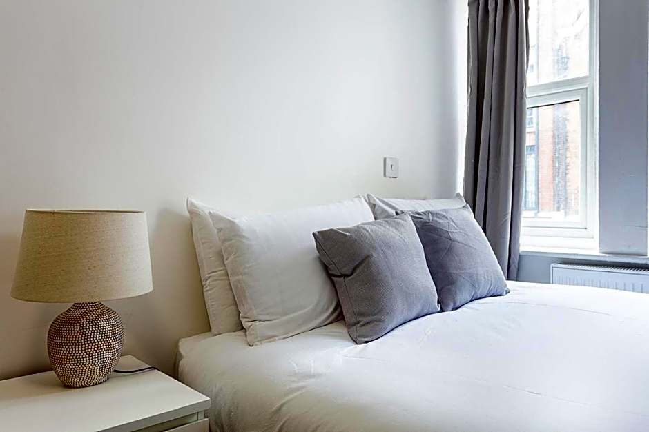 Modern Ealing Studio Apartments, London