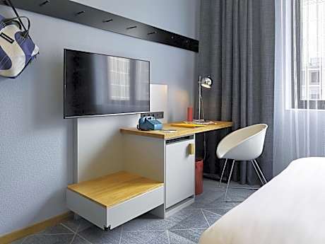 Medium Room