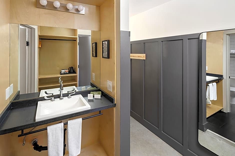 The Coachman Hotel