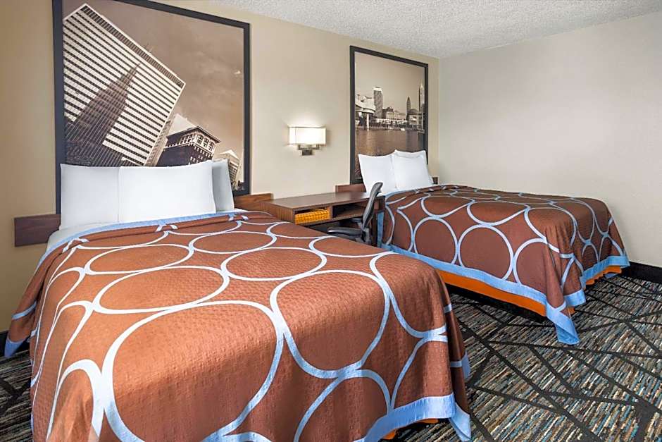 Super 8 by Wyndham Mentor/Cleveland Area