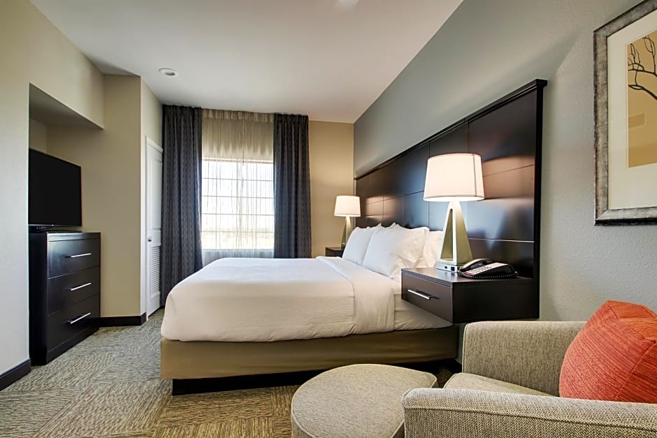 Staybridge Suites Plano - The Colony