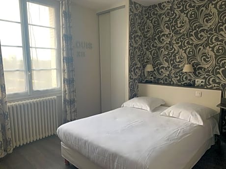 Chambre double PMR (RdC sur rue / groundfloor on street side) 14m2