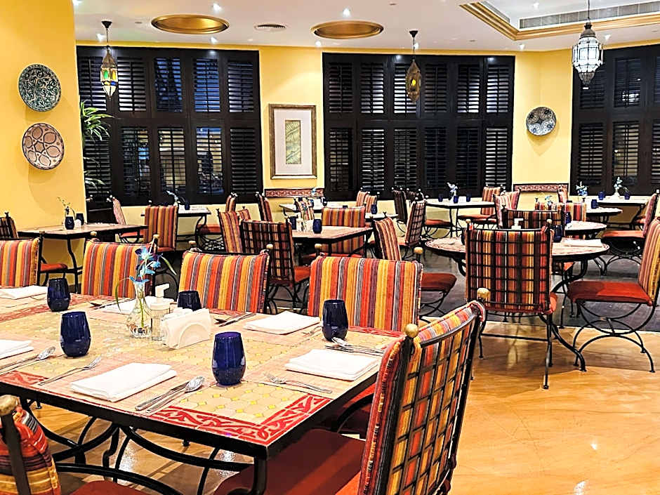 Mercure Grand Hotel Seef Hotel