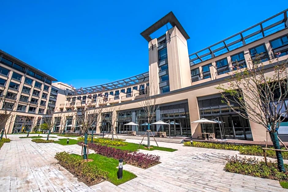 Q-Box Hotel Shanghai Sanjiagang