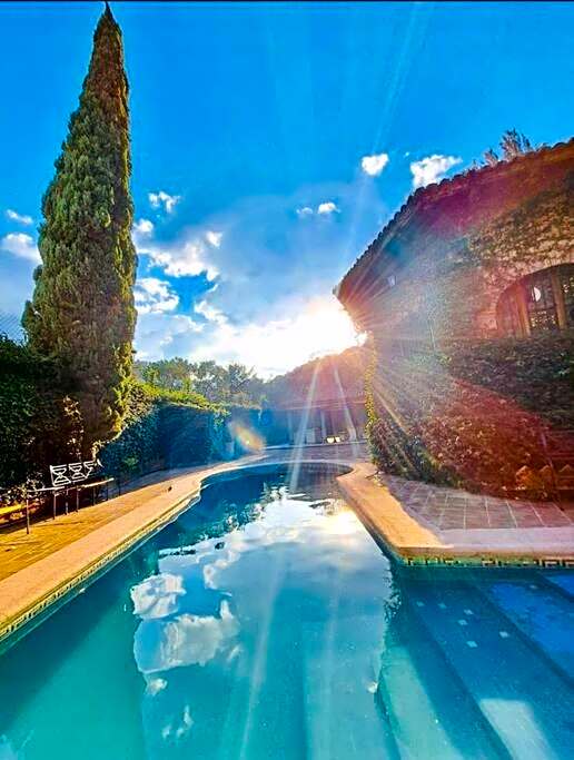Residencia estilo Californiana Jardín de los Soles