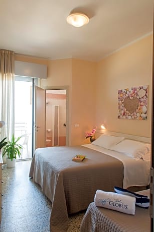 Quadruple Room with Sea View