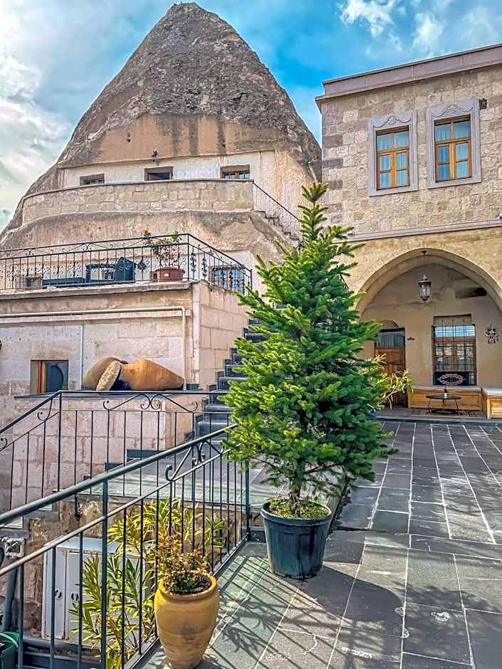 Cave Hotel Saksagan