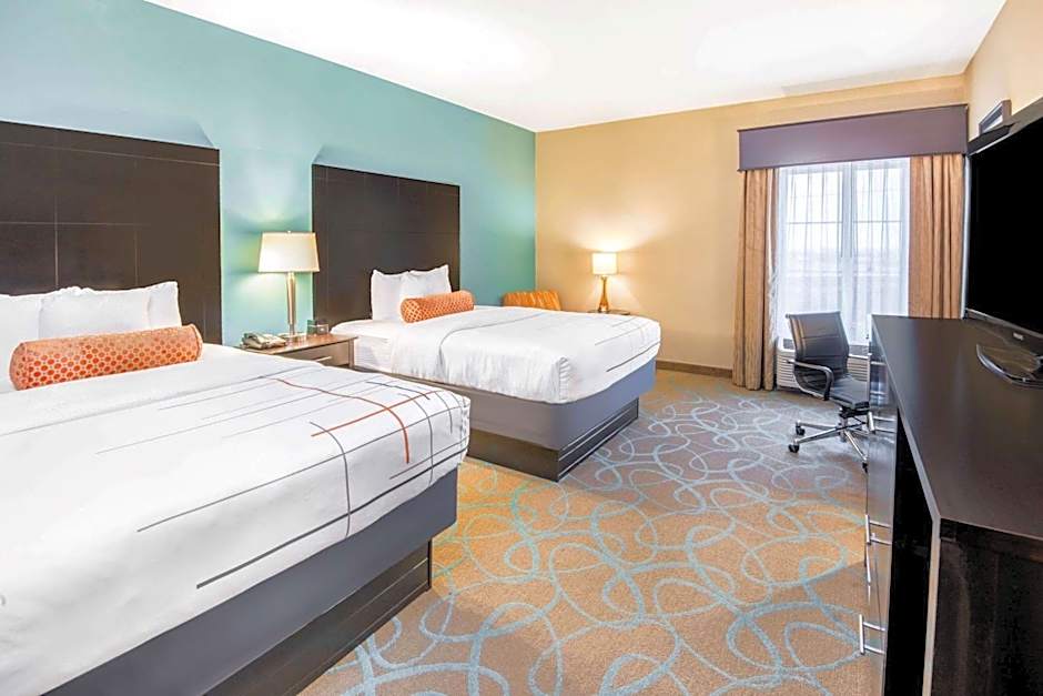 La Quinta Inn & Suites by Wyndham Clinton Historic Route 66