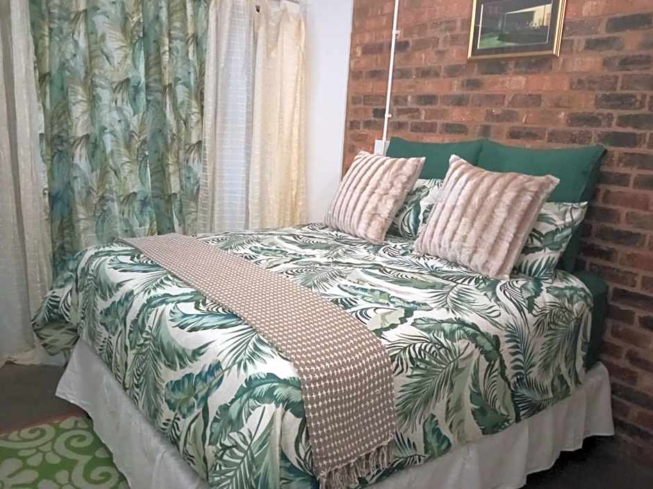 Royal Stina Hotel-style with Swimming pool